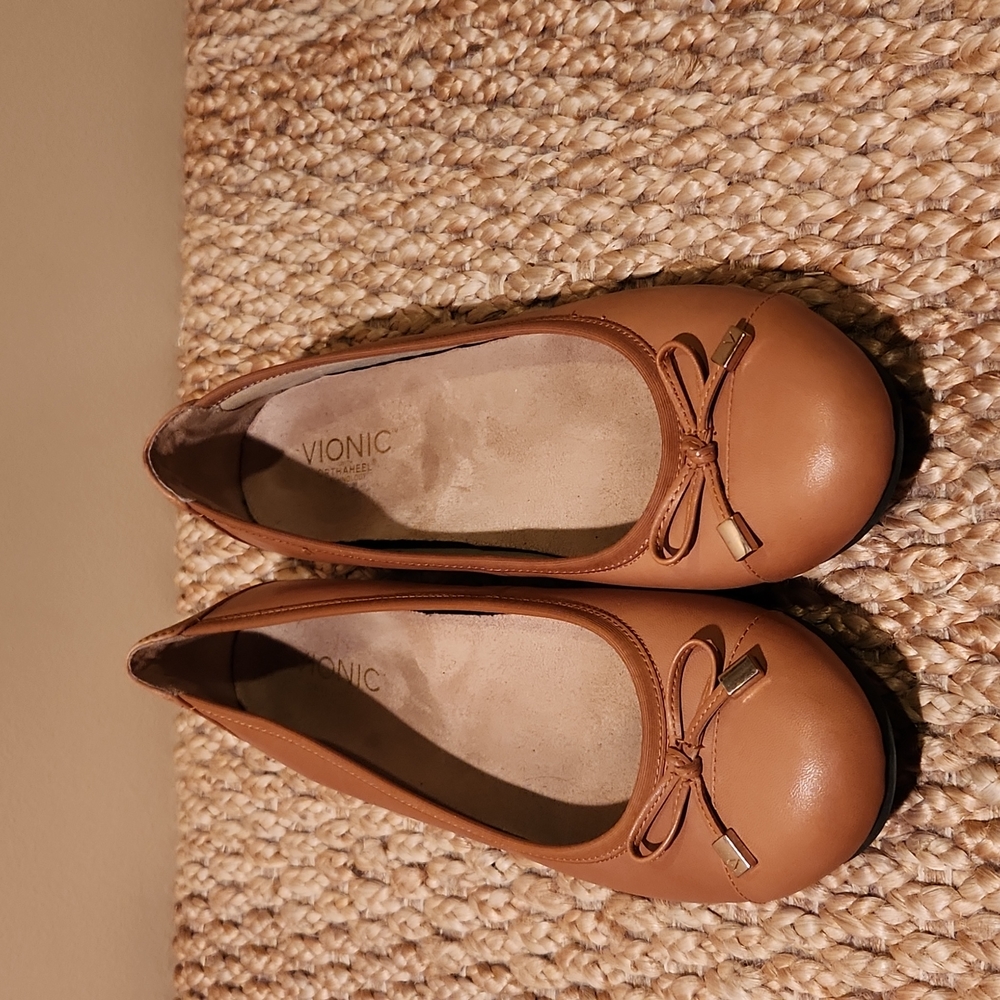 Vionic Tan Ballet Flats Size 9.5